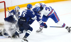 Клуб экс-наставника «Барыса» уступил СКА в третьем матче серии плей-офф КХЛ. Видео