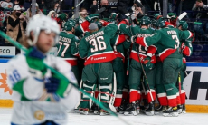 Клуб форварда сборной Казахстана со счетом 4:0 в серии вышел в финал плей-офф конференции КХЛ