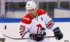 Экс-форвард «Барыса» отдал два ассиста и помог «Локомотиву» обыграть ЦСКА в шестом матче плей-офф КХЛ. Видео