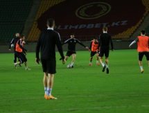 «Тобол» представил фото с предматчевой тренировки