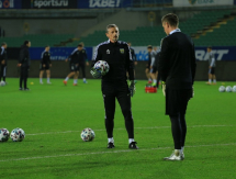 «Тобол» представил фото с предматчевой тренировки