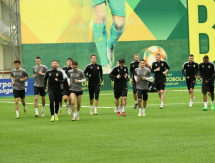 «Тобол» представил фото с предматчевой тренировки