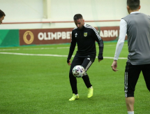 «Тобол» представил фото с предматчевой тренировки