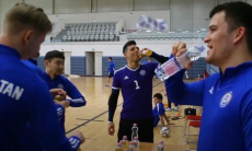 Сборная Казахстана провела первую тренировку в Венгрии. Видео