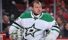 38 сэйвов уроженца Казахстана помогли его клубу одержать разгромную победу в НХЛ