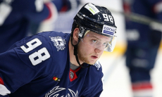 Соперник «Барыса» по конференции КХЛ продлил контракт со своим воспитанником