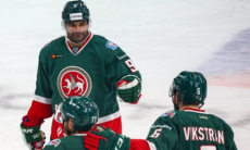 Клуб форварда сборной Казахстана сравнял счет в полуфинальной серии плей-офф КХЛ