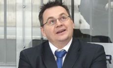 «Девушки-ведущие начали работать с более глубокими декольте». Экс-наставник «Барыса» удивил оценкой плей-офф КХЛ