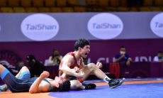 Казахстанец досрочно завоевал золотую медаль на чемпионате Азии по греко-римской борьбе