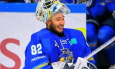 «Где моя защита?». Вратарь из системы «Барыса» провёл тренировку с микрофоном. Видео