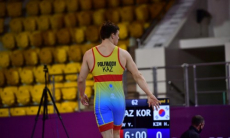 Казахстанский борец уступил в схватке за «бронзу» на чемпионате по греко-римской борьбе