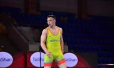 Казахстанец стал бронзовым призером на ЧА по греко-римской борьбе
