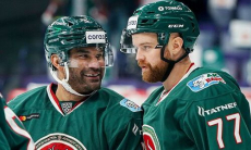 «Это должно сыграть». Хоккеисты «Ак Барса» очень недовольны Да Костой, но готовы вступиться за Доуса и вернуть его