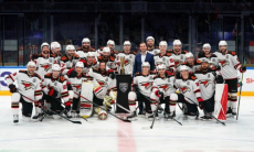 Принципиальный соперник «Барыса» получил кубок победителя Восточной конференции КХЛ. Видео