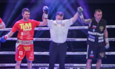 Российского боксера засудили в главном бою вечера за титул в весе Головкина. Видео