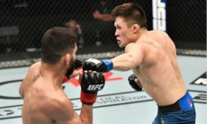 «Я же там чуть не умер». Жумагулов продолжил сожалеть о втором поражении в UFC и о том, что не снялся с турнира