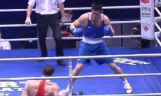 Видео полного боя за «золото» c мощным нокдауном россиянина чемпионом мира из Казахстана 