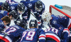 Клуб конференции «Барыса» в КХЛ продлил контракты с четырьмя игроками