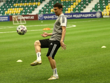 «Тобол» представил фото с предматчевой тренировки