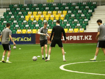 «Тобол» представил фото с предматчевой тренировки