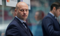 Соперник «Барыса» по КХЛ продлил контракт с главным тренером