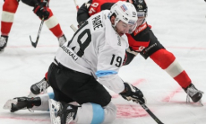 Принципиальный соперник «Барыса» в КХЛ подписал канадца. Он не будет считаться легионером