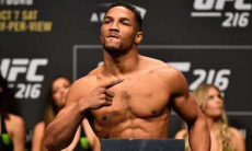 Топовый боец UFC задался поиском нового соперника в соцсетях, получил казаха и замолчал