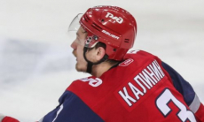 Клуб бывшего наставника «Барыса» расторг контракт с известным защитником