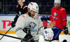 «Свои деньги». Почему «Барыс» тянет с продлением ведущих форвардов