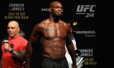 «Я — самый счастливый человек в мире». Экс-чемпион UFC временно лишился боя с Нганну, но остался доволен