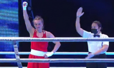 Чемпионка Казахстана по боксу с победы стартовала на чемпионате Азии-2021