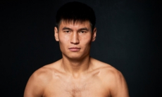 Непобежденный экс-чемпион WBC из Казахстана возвращается на ринг спустя четыре года