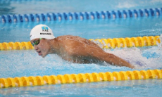 Казахстанец с первым результатом вышел в финал лицензионного турнира по плаванию
