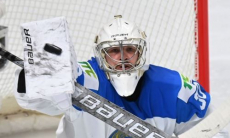 IIHF отметила необычный момент с вратарем сборной Казахстана. Видео