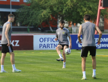 «Тобол» показал фоторепортаж с предматчевой тренировки