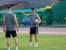 «Тобол» показал фоторепортаж с предматчевой тренировки