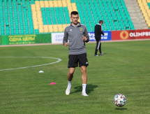 «Тобол» показал фоторепортаж с предматчевой тренировки