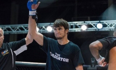 «Это была почти моя месячная зарплата в охране». Претендент на UFC из Казахстана раскрыл свой первый гонорар