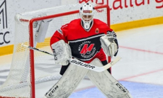 Соперник «Барыса» по конференции КХЛ объявил о переходе молодого голкипера