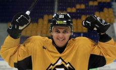 После четырех лет в «Алматы» игрок перешёл в «Алтай-Торпедо»