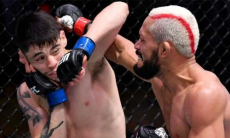 Чемпион UFC потерпел сенсационное досрочное поражение. Видео