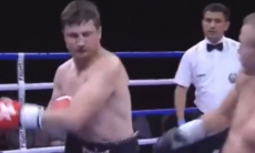 Казахстанский боксер досрочно проиграл россиянину в Ташкенте