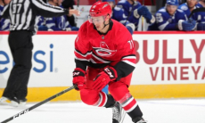 Нападающий из НХЛ стал одноклубником хоккеиста сборной Казахстана в КХЛ