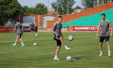 «Тобол» показал фоторепортаж с предматчевой тренировки