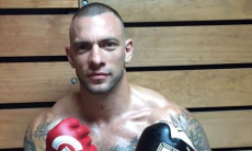 Бывший боец Bellator отправил в нокаут одного из посетителей в баре. Видео