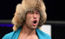«Мало кому из дебютантов UFC такое выпадает». Отмечена уникальность Шавката Рахмонова