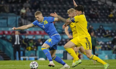 «Слишком уж увлеклись». Футболистов соперника сборной Казахстана обвинили в симуляции на ЕВРО-2020