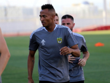 «Тобол» показал фоторепортаж с вечерней тренировки