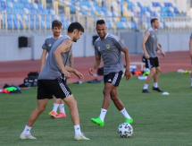 «Тобол» показал фоторепортаж с вечерней тренировки