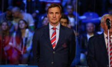 Трехкратный обладатель Кубка Стэнли возглавил клуб игрока сборной Казахстана в КХЛ